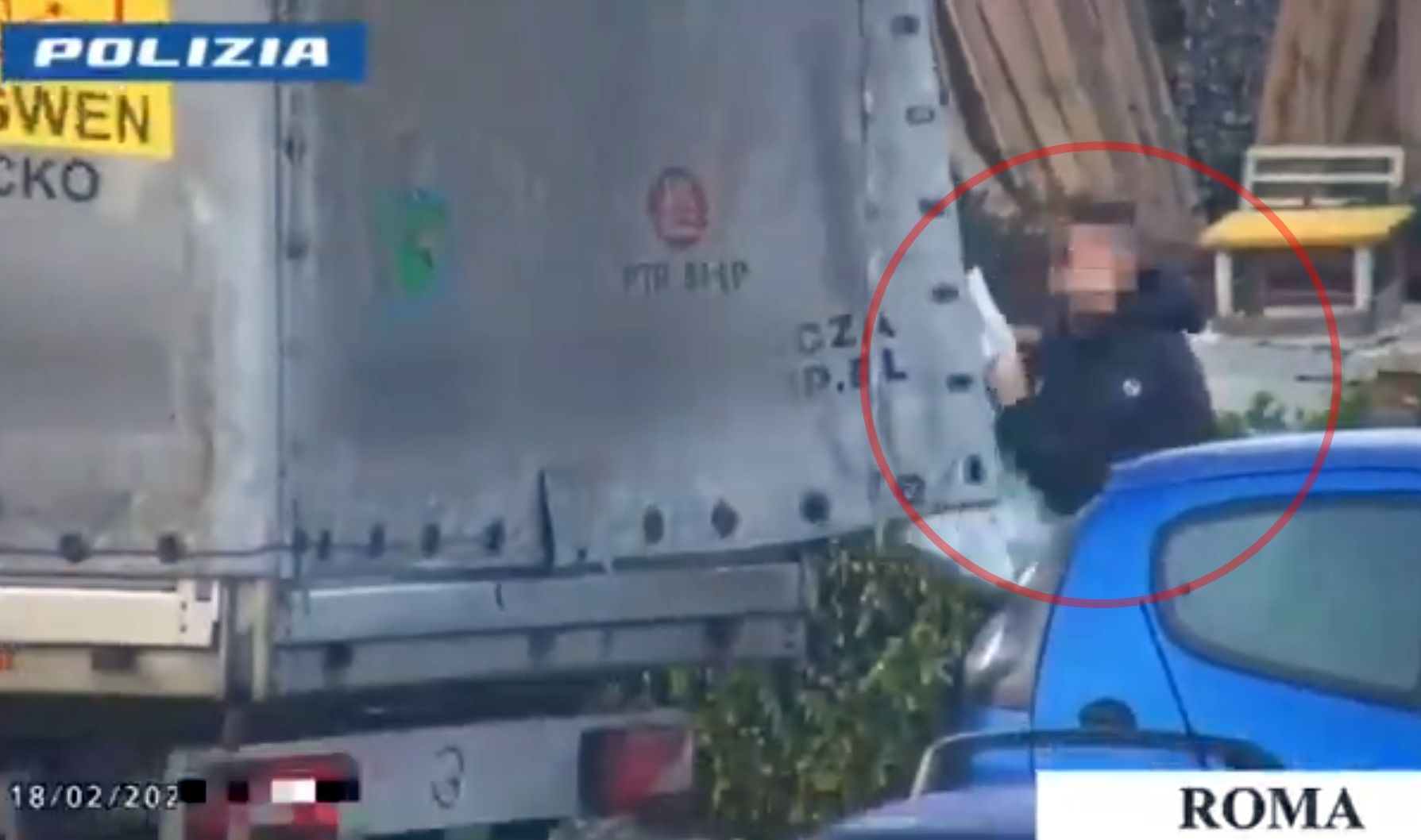 Le auto cariche di cocaina, la Mercedes e i telefonini messi a disposizione dai clan. «Porto quintali fino in Sicilia»