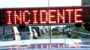 Ancora un incidente sulla 106: quattro feriti