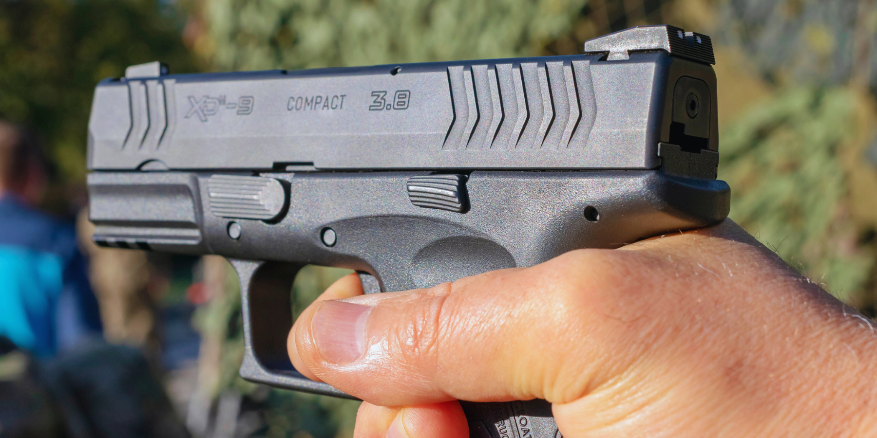 Molesta una minorenne, poi minaccia il padre con una pistola a salve: una denuncia a Cirò Marina