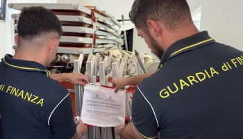 Controlli sul litorale di Ricadi: sequestrati quasi 100 lettini e 50 ombrelloni abusivi