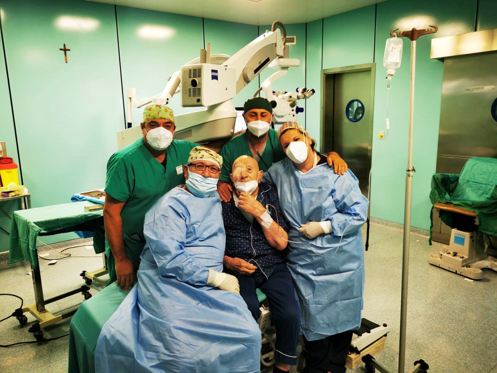 Lamezia, operato a 102 anni. L’intervento di cataratta non ha limiti di età