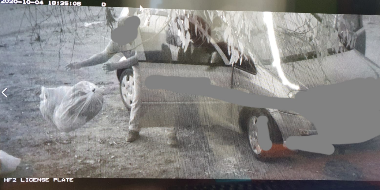 Abbandono di rifiuti a Isola Capo Rizzuto, 59enne "beccato" dalla videosorveglianza