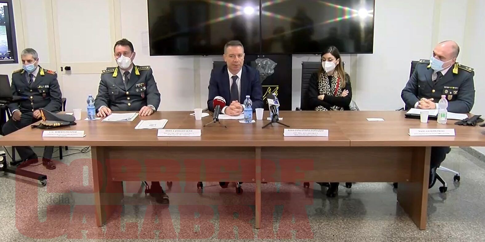 Cadaveri distrutti o incendiati. Gli «episodi raccapriccianti» nel cimitero di Tropea – VIDEO