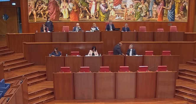 Lo sfogo di Staine in un Consiglio “consociativo”: «Welfare all’anno zero»