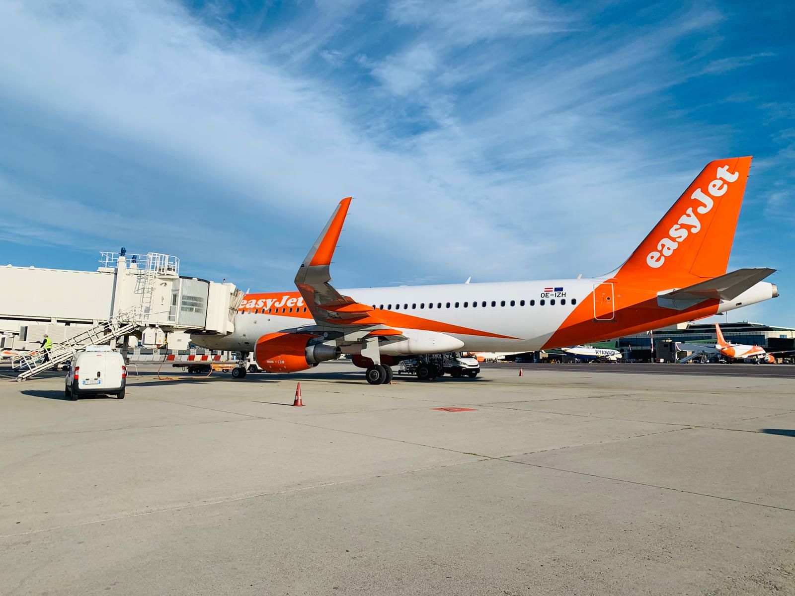 Fase 3, atterrato a Lamezia il primo volo easyJet
