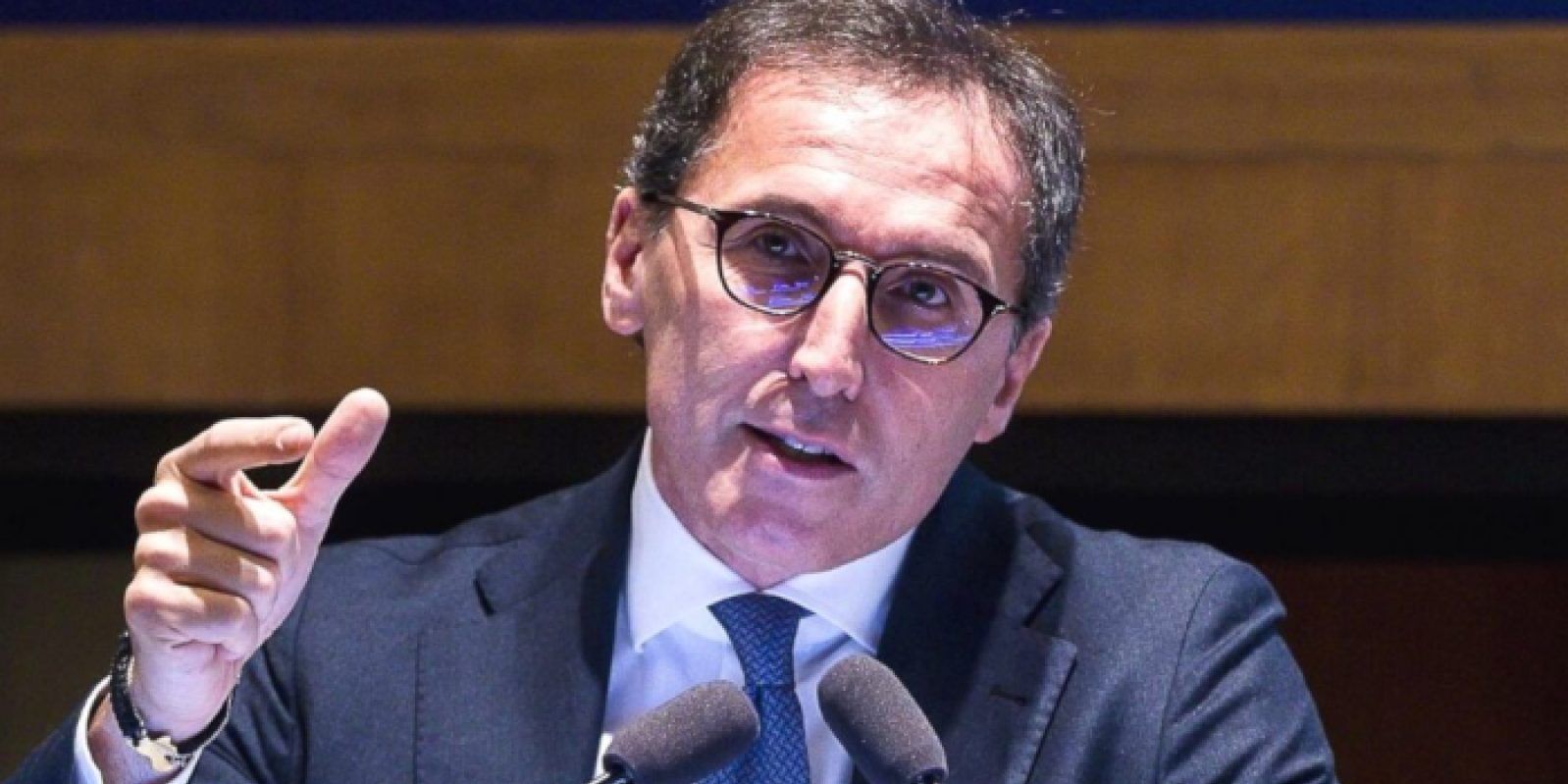 Primarie Pd, Boccia: «Al confronto anche De Magistris»