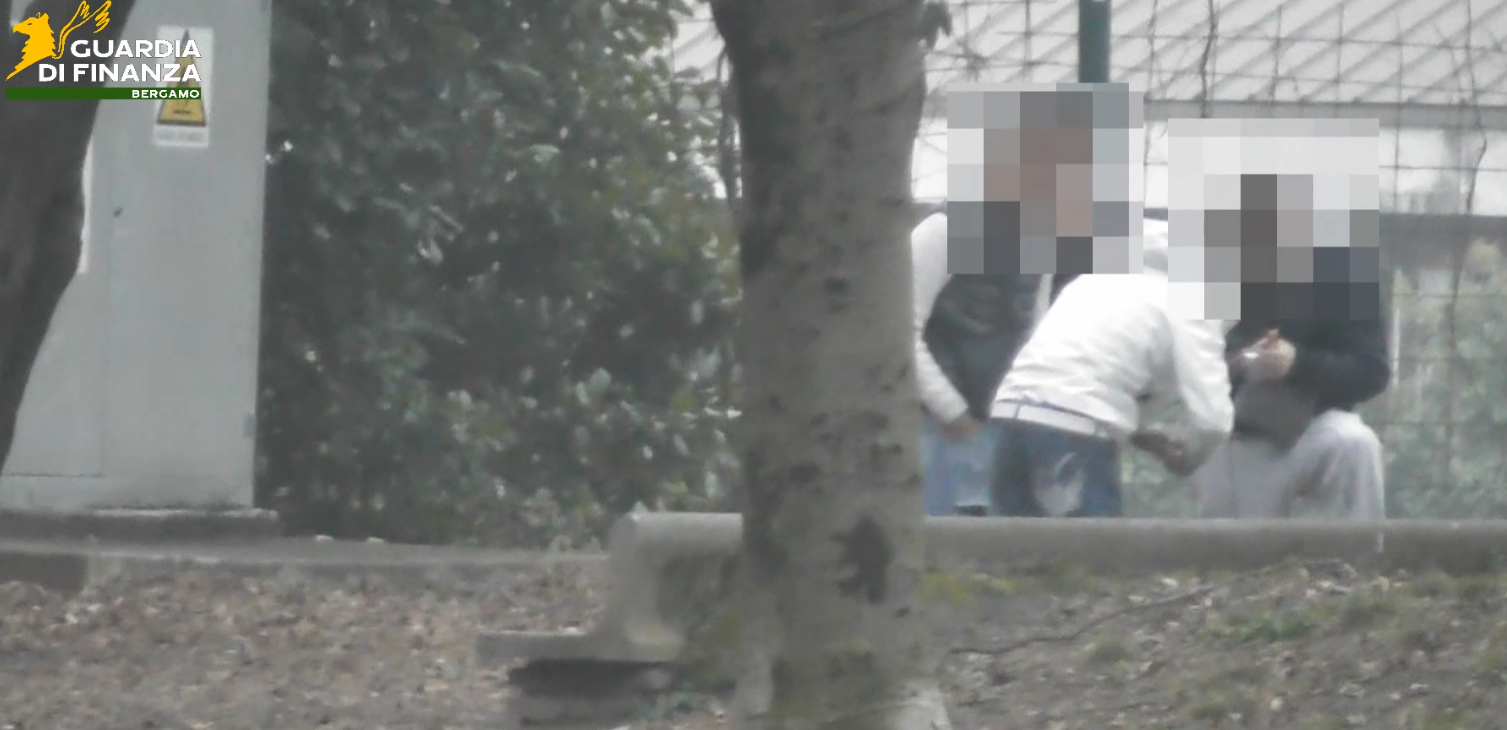 Arrestato a Manchester un latitante a capo di una organizzazione italo-albanese con ramificazioni in Calabria – VIDEO