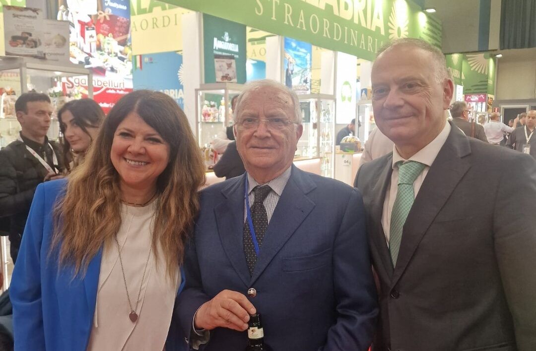 Il Consorzio Olio di Calabria Igp brilla a Cibus Parma: con l’etichetta unica più visibilità al prodotto