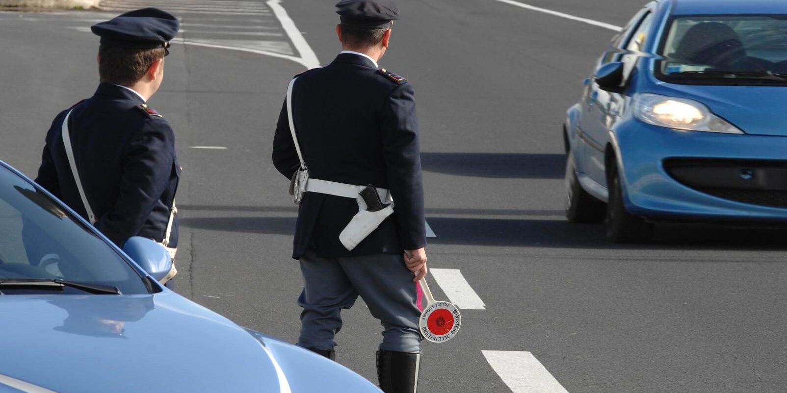 Beccato con oltre 4 chili di eroina in auto, arrestato pusher nel Crotonese