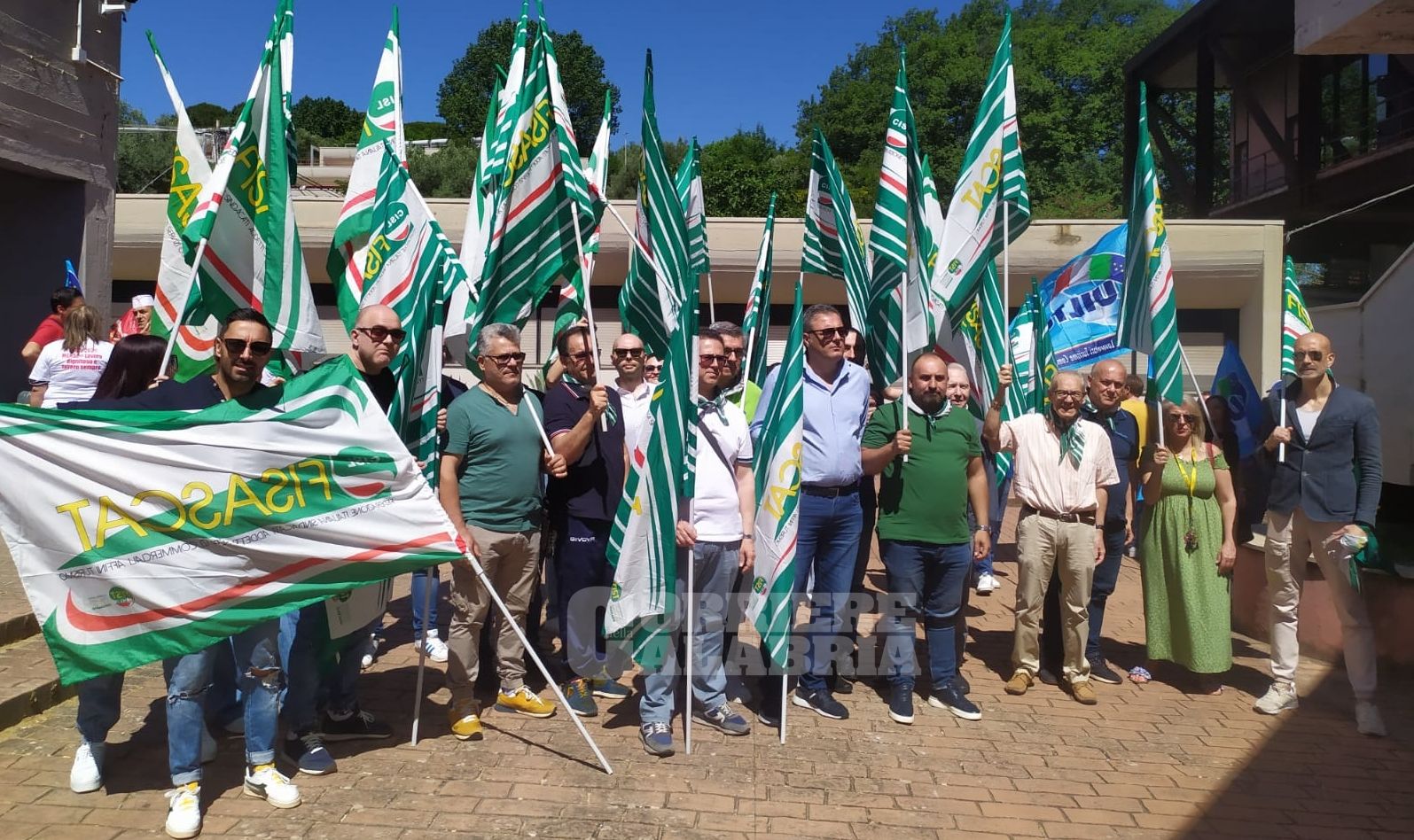 Lavoratori delle mense in agitazione, in Calabria sit-in di protesta all’Unical – FOTO E VIDEO