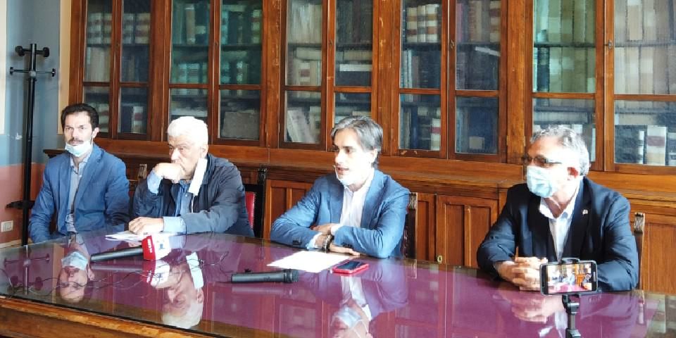 Emergenza rifiuti, i sindaci del Reggino "rifiutano" l'ordinanza regionale – VIDEO