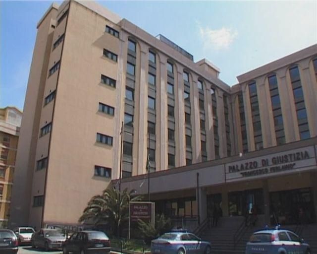 Tribunale di Catanzaro, scioperano i lavoratori delle pulizie