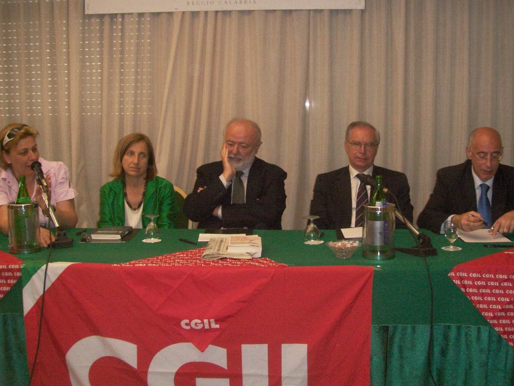 «La via d`uscita è il rispetto delle regole»