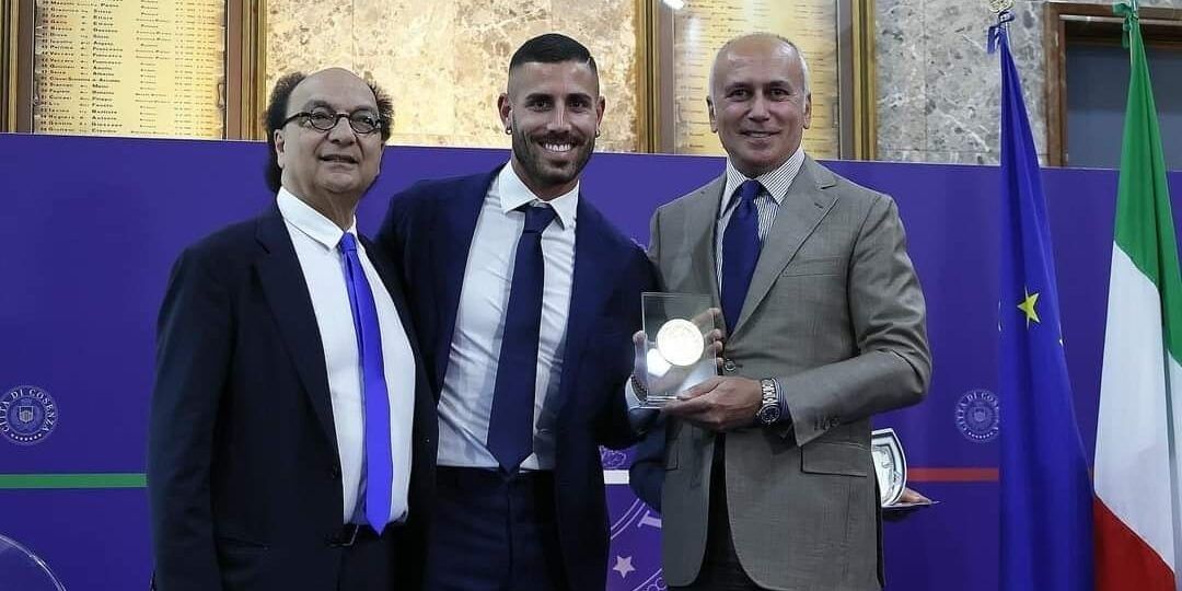 Il sigillo della città a Gennaro Tutino: «Cosenza al primo posto nei miei pensieri» – FOTO