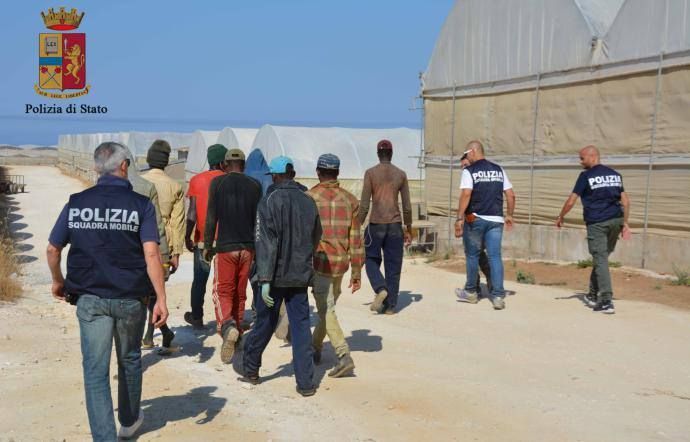 Lotta al caporalato dei migranti, a Reggio eseguiti 46 controlli