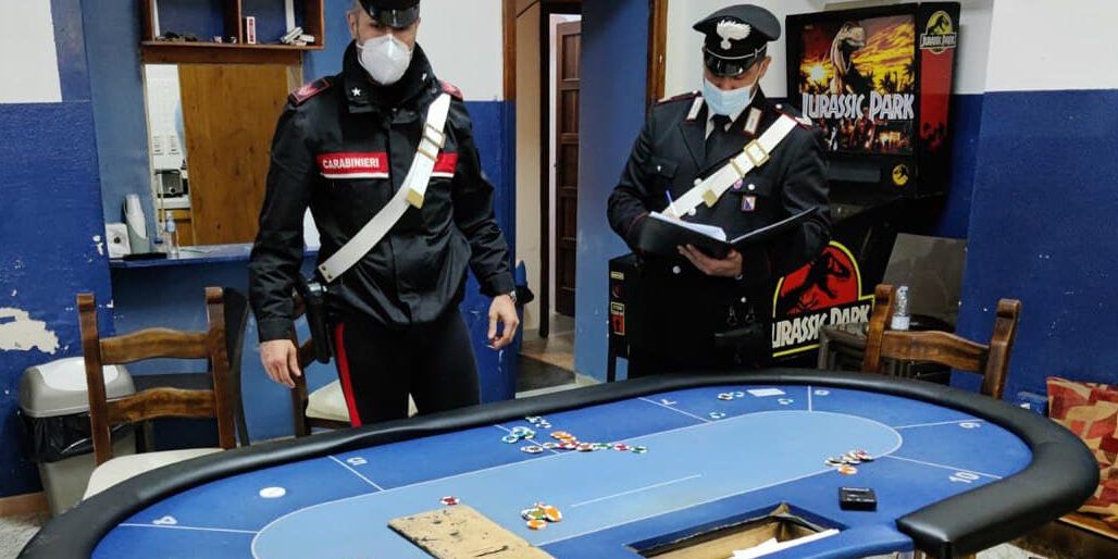 Bisca clandestina in attività nonostante il Covid, denunciato il proprietario