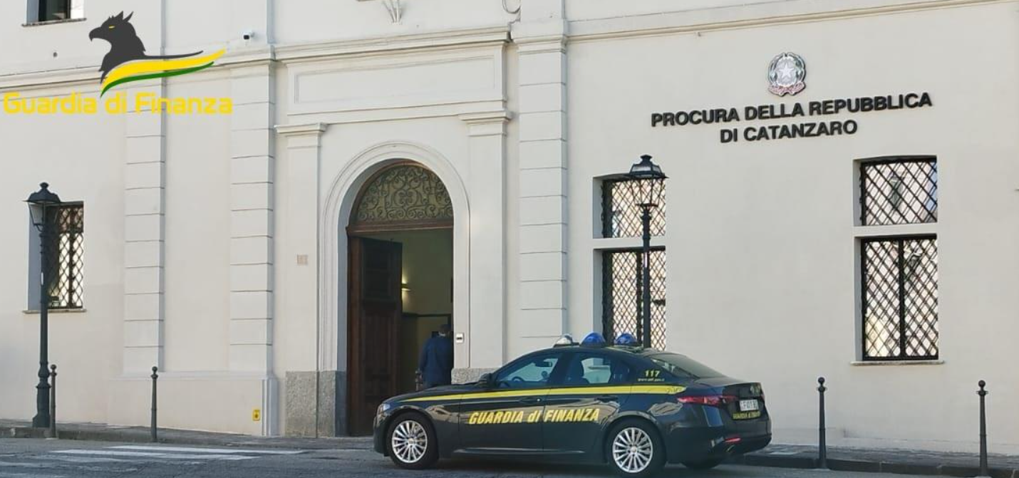 Sequestro di due smartphone e pennette Usb, oggi si discute il ricorso di Ernesto Ferraro