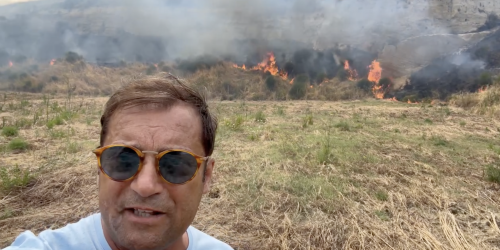 Fiamme a ridosso del nuovo cimitero di Bisignano: soccorsi in azione