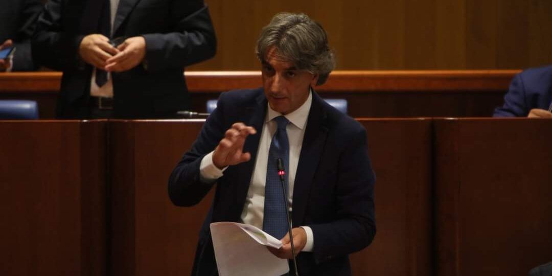 Aieta replica a Sculco: «Politica non solo camaleontica ma anche arrogante»