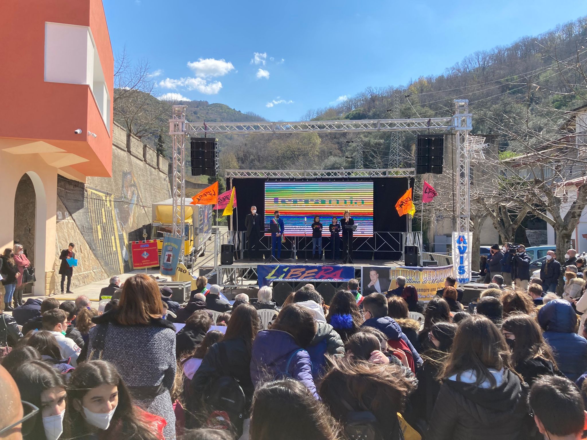 «Guerre e mafie frutto malato di coscienze assopite». Da Gerocarne a Milano per ricordare le vittime innocenti  – VIDEO E FOTO