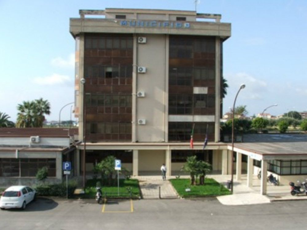 Lamezia, caos in consiglio comunale: capogruppo defenestrato viene espulso dall`aula