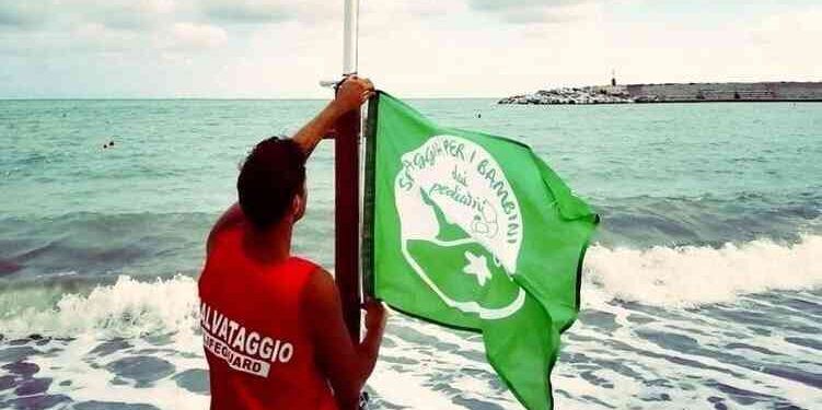 Spiagge a misura di bambino, Calabria prima in Italia. Ecco le bandiere verdi