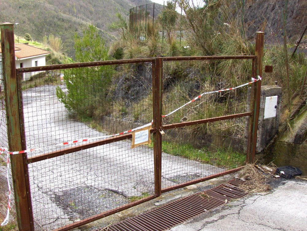 Percolato nei terreni, sequestrata la discarica di Praia a Mare