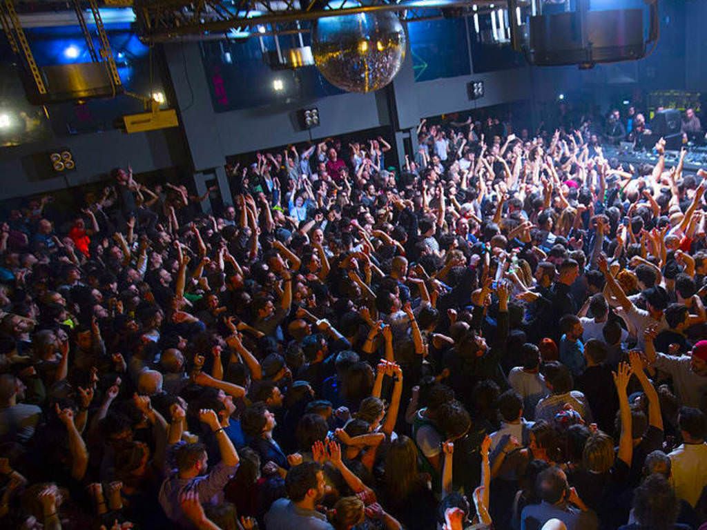 È ufficiale, Santelli chiude le discoteche fino al 7 settembre – L'ORDINANZA