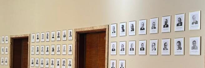 È un caso la foto di Mussolini al Mise. «Sarà rimossa», ma La Russa dice no