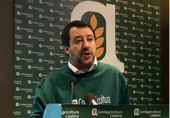 Salvini rilancia il Ponte sullo Stretto: «Facciamolo con fondi privati»
