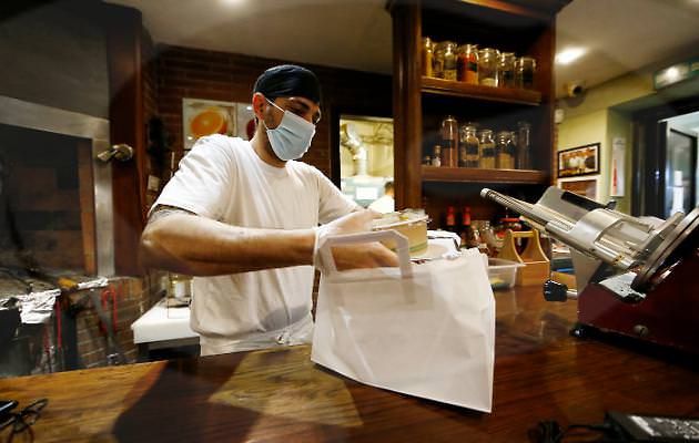 Fase 2, i ristoratori calabresi: «Al via con passione. Ma questo non basta»