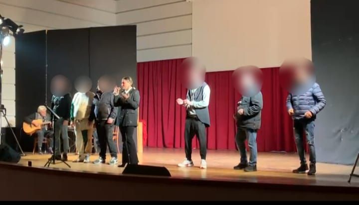 In scena per ritrovare la luce oltre la dipendenza. “Igor Minkieschinz”, un progetto del Delfino