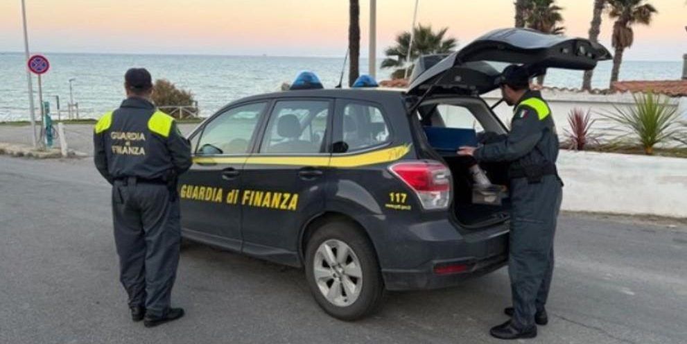 Maxi evasione nel turismo: 1,2 milioni non versati, nei guai tre strutture del Crotonese