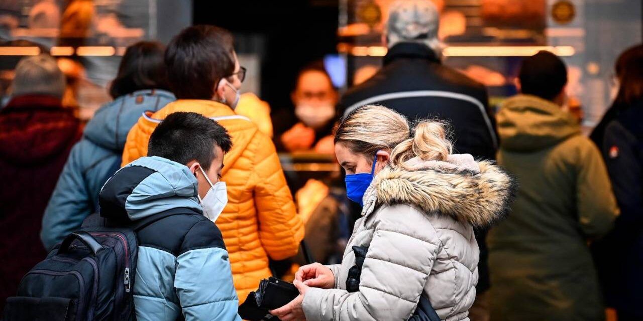 Variante Omicron preoccupa l’Europa: «È una corsa contro il tempo»