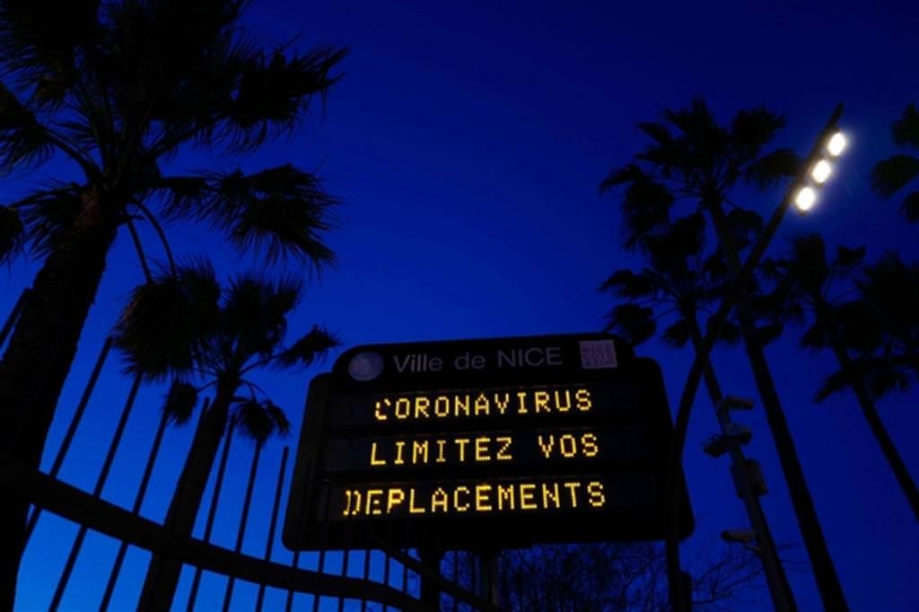 Prima la sottovalutazione, poi il lock down. Diario minimo dalla Francia