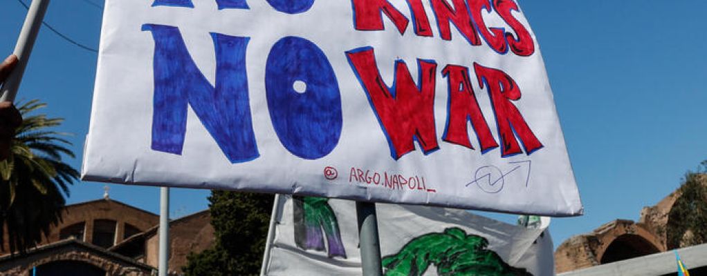 “No Kings Italy”, a Roma il corteo «contro i re e le loro guerre»