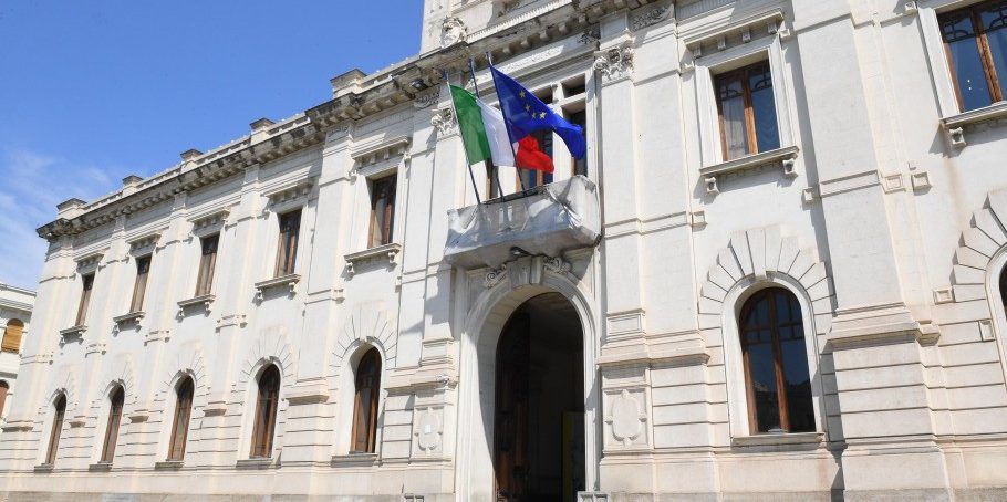 Reggio, maggioranza a un passo dall’intesa. Sabato il test in aula