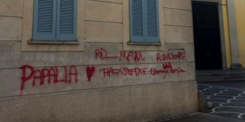 Corsico_ scritte sulla canonica