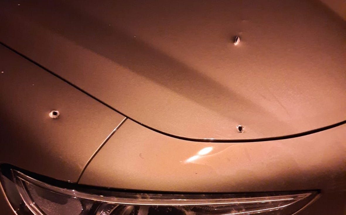 Due colpi di pistola contro l’auto di un ristoratore a Cetraro