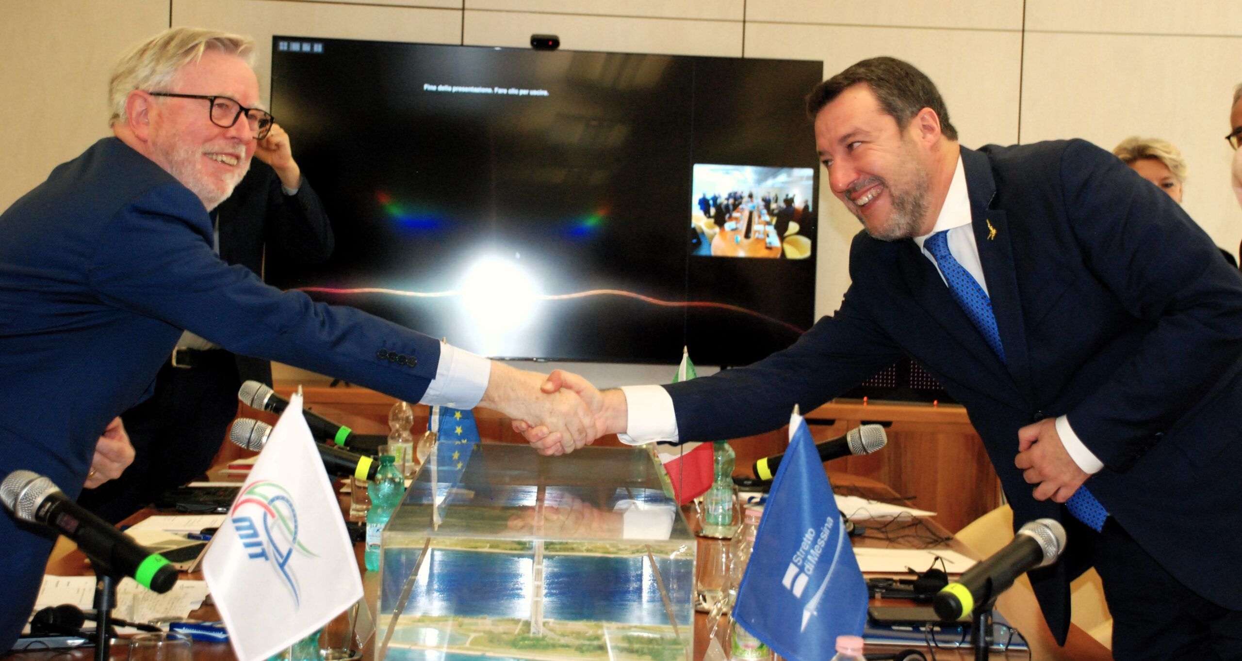 Ponte sullo Stretto, Salvini incontra Cox e Ciucci e rilancia: «Impegno confermato»