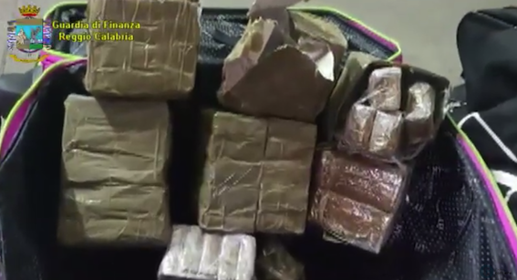 Tritolo, armi e droga nel market dell’illecito scoperto a Reggio: due arresti – VIDEO