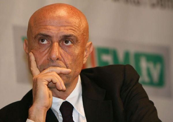Minniti: «Non ho portato nessuna lettera in Egitto»