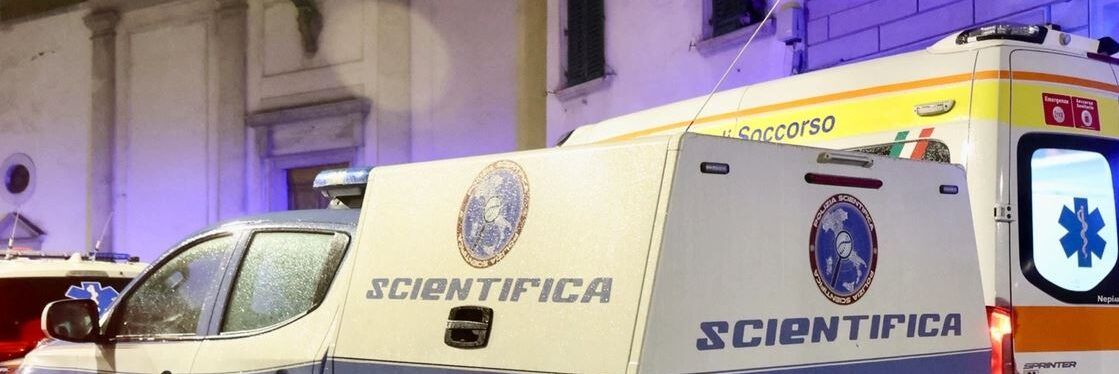 Strangola la madre e si barrica in casa a Firenze, arrestato
