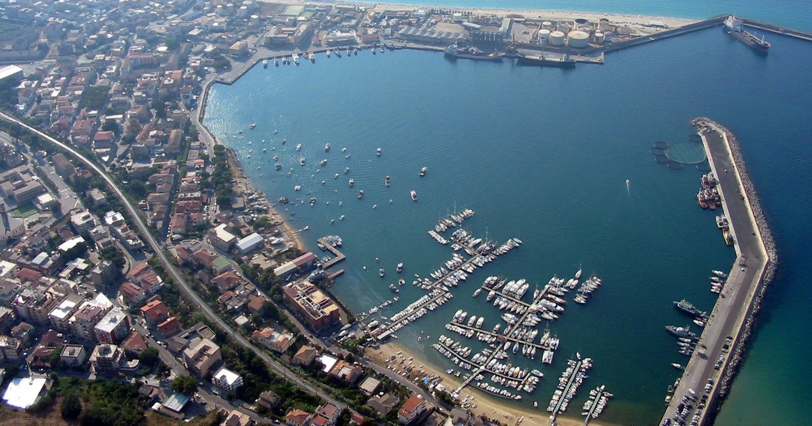 Tucci e Tavernise: «La Regione non risponde sui 9 milioni destinati al porto di Vibo Marina»