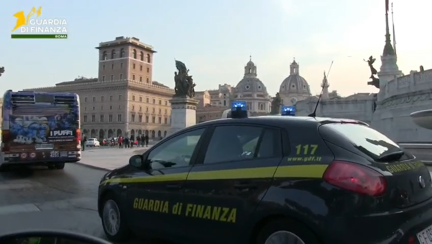Finti aumenti di capitale e bilanci falsi: sequestro da oltre 14 milioni