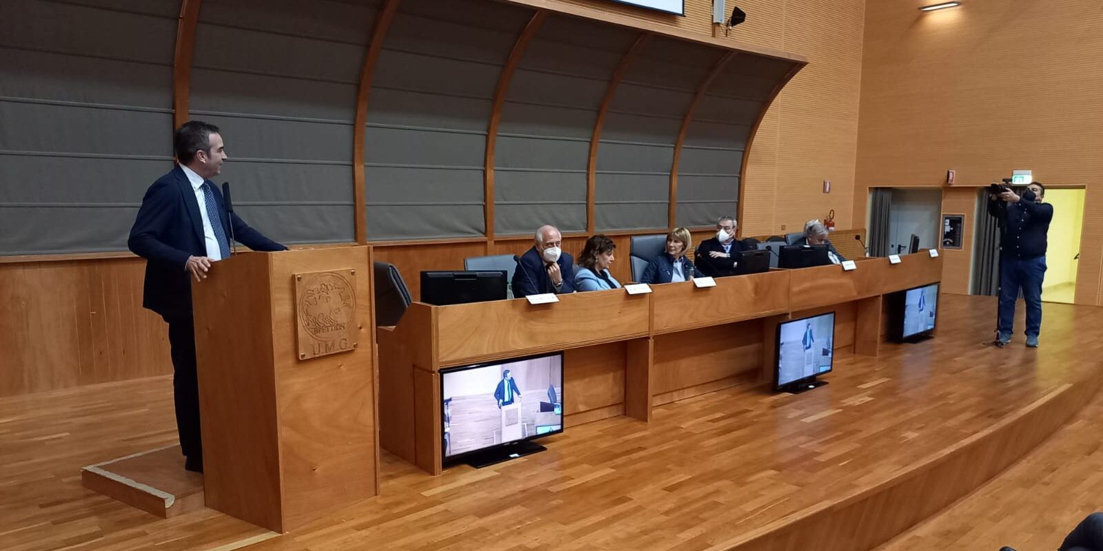 Lotta ai tumori in Calabria, è finalmente l’ora del confronto e della concretezza