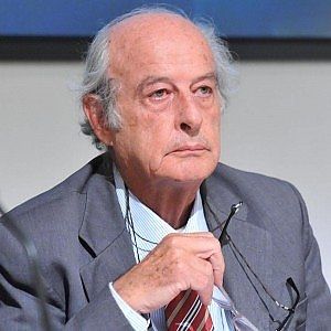 I decenni bui dell'Italia nel libro di Almerighi