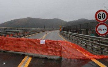 Crollo viadotto, class action di Federalberghi contro Anas