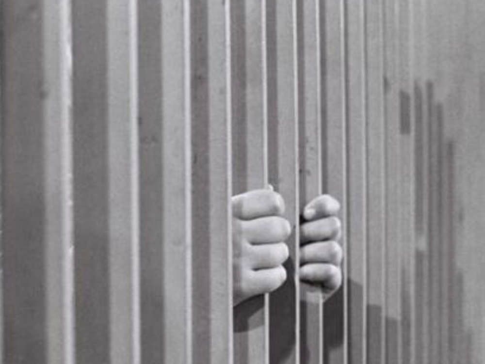 Evadono dal carcere di Avellino: uno dei ricercati è crotonese