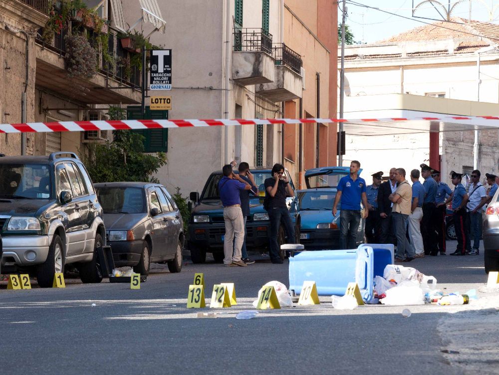 Agguato a Gallico, ucciso un trentanovenne. Ferito un passante